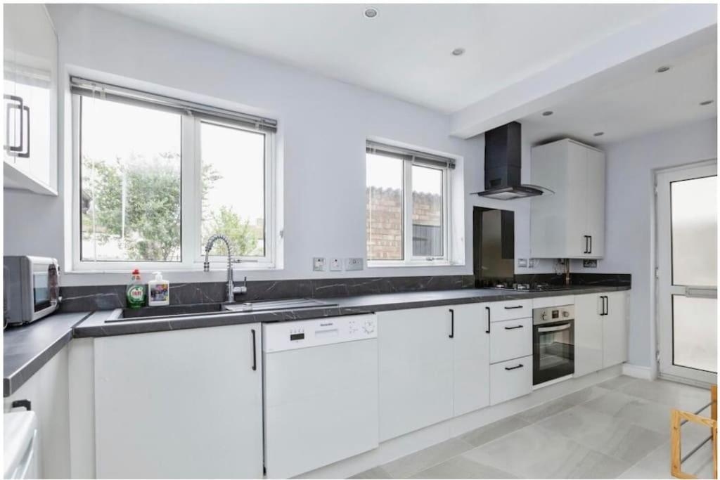 3 Bedroom House In Loughborough Exterior photo